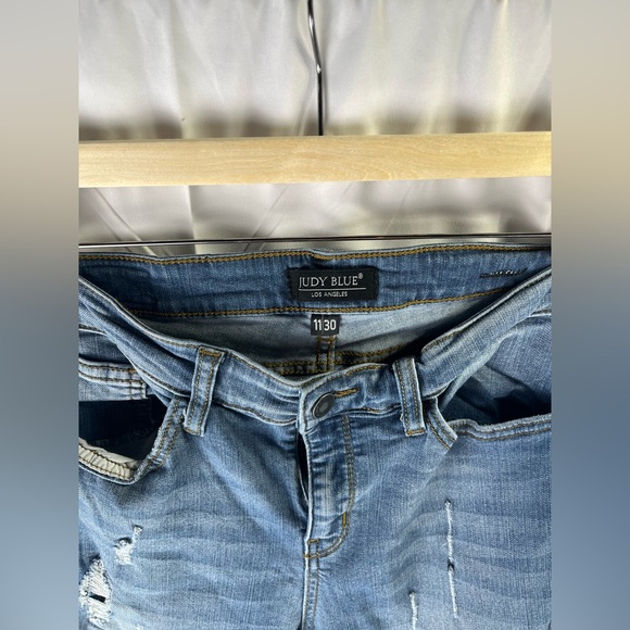 Judy Blue Los Angeles Patched Rip Skinny Jeans - Picture 8 of 9